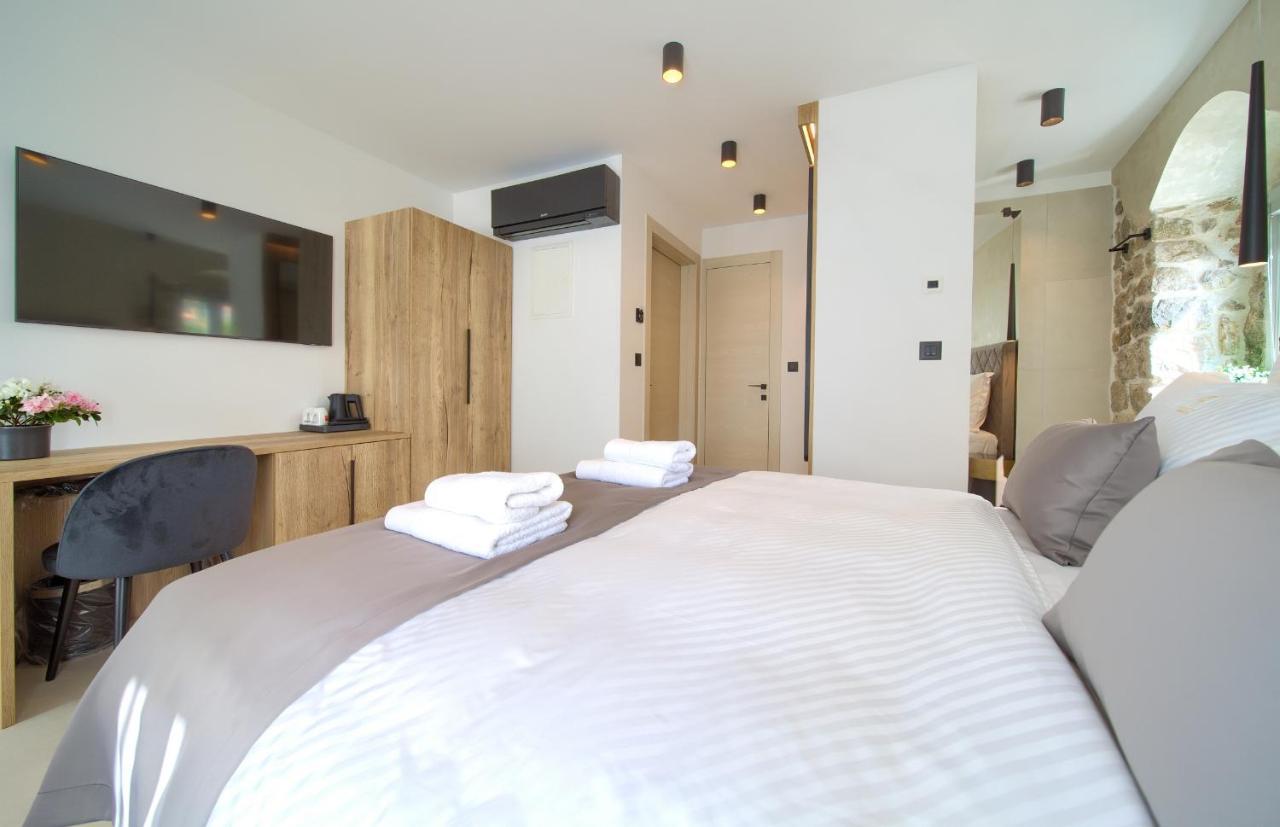 Portella Rooms Krk Town Buitenkant foto