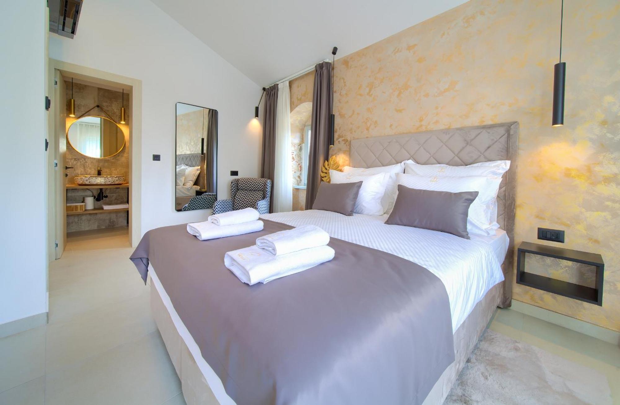 Portella Rooms Krk Town Buitenkant foto