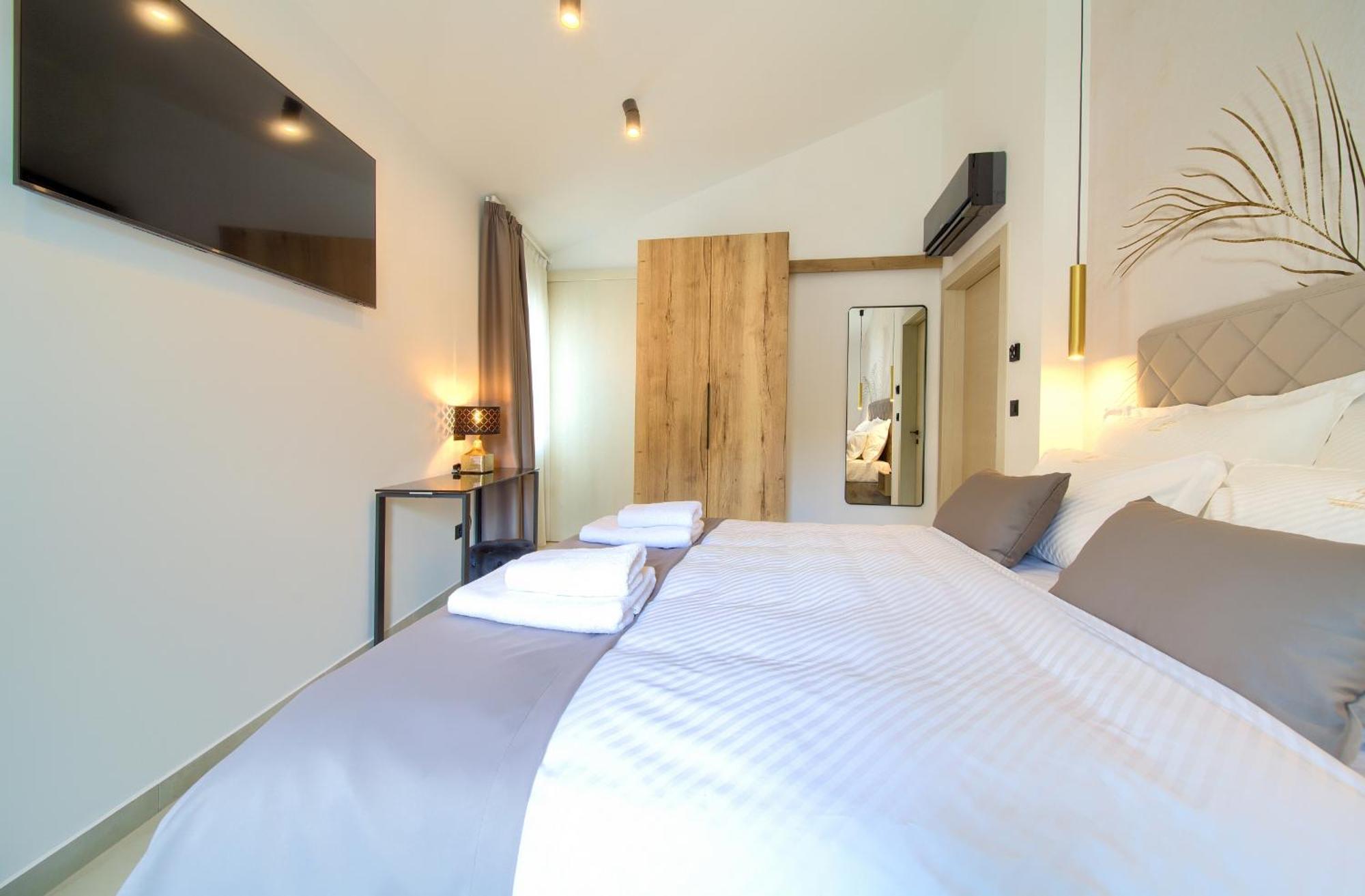 Portella Rooms Krk Town Buitenkant foto